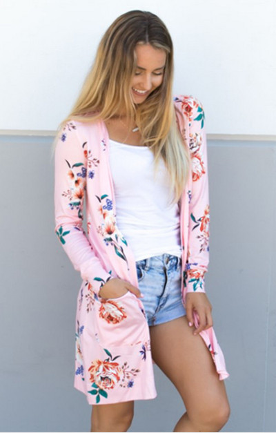 Paprastas moteriškas ilgas megztinis su gėlių raštu