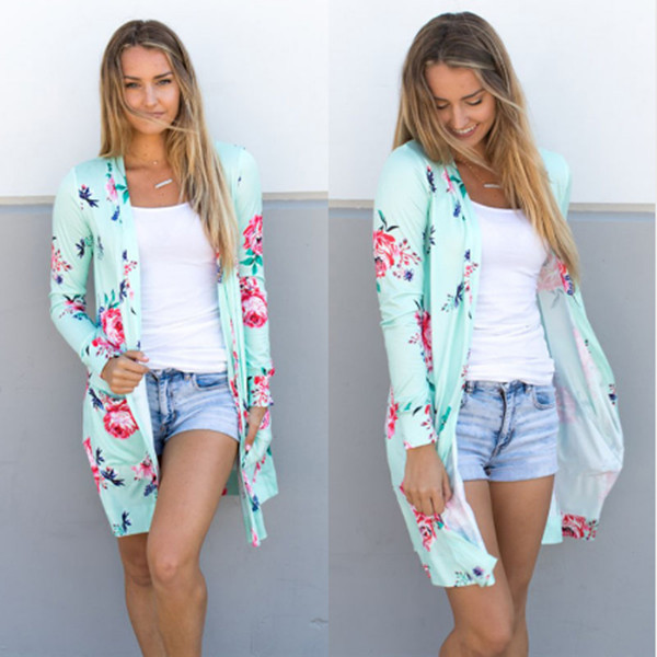 Paprastas moteriškas ilgas megztinis su gėlių raštu