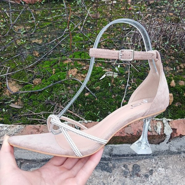 Дамски сандали заострен модел от еко велур