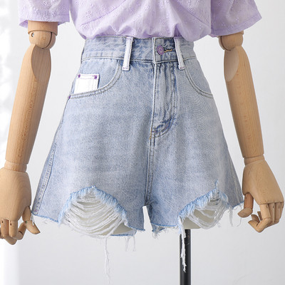 Blugi de damă scurti din denim cu motive rupte