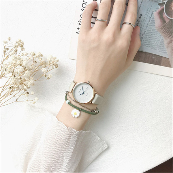 Γυναικείο ρολόι καθημερινό με δερμάτινο λουράκι και βραχιόλι