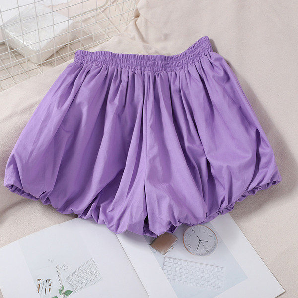 Alkalmi női rövidnadrág gumírozással