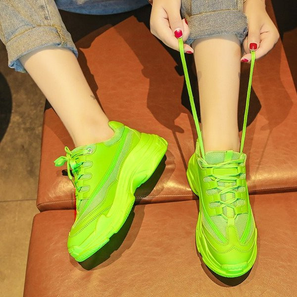 Γυναικεία γυναικεία αθλητικά παπούτσια από οικολογικό δέρμα με κορδόνια