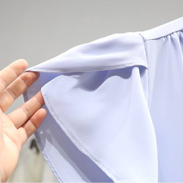 Γυναικείο πουκάμισο με φαρδιά μανίκια και σπιτ ντεκολτέ