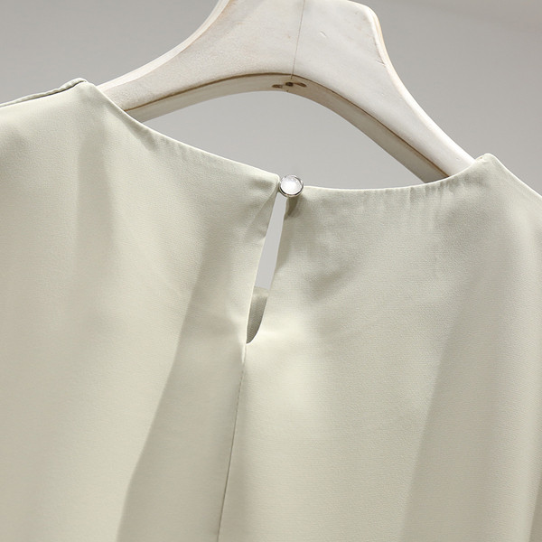 Νέο μοντέλο γυναικεία μπλούζα με πέρλες και στρογγυλή λαιμόκοψη