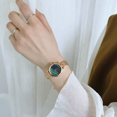 Дамски винтидж часовник в кръгла форма и два цвята