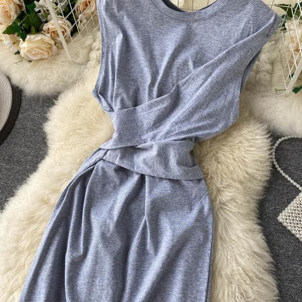 Naiste vabaaja lühike ovaalse kaelusega kleit