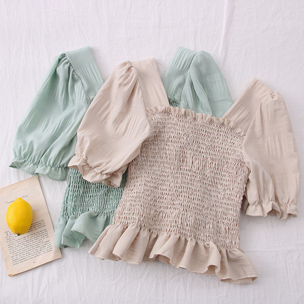 Modern női ruha szögletes nyakkivágással Karcsú modell