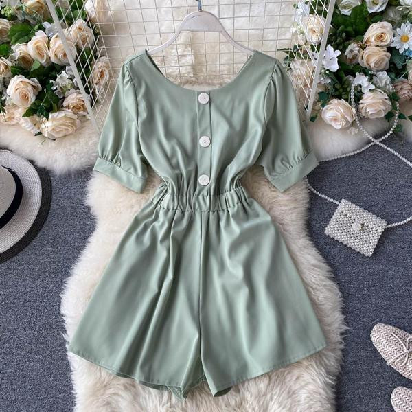 Vabaaja naiste lühike kombinesoon kandilise kaelusega ja lühikeste varrukatega