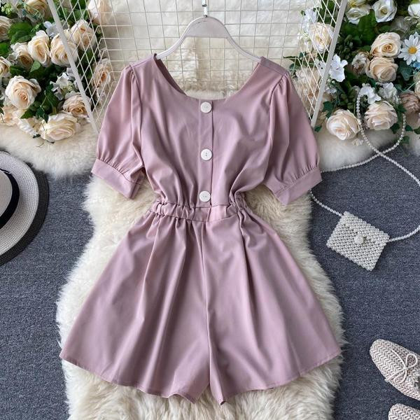 Vabaaja naiste lühike kombinesoon kandilise kaelusega ja lühikeste varrukatega