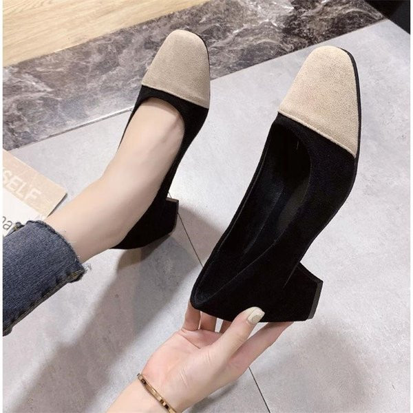 Κομψά γυναικεία παπούτσια με ψηλά τακούνια