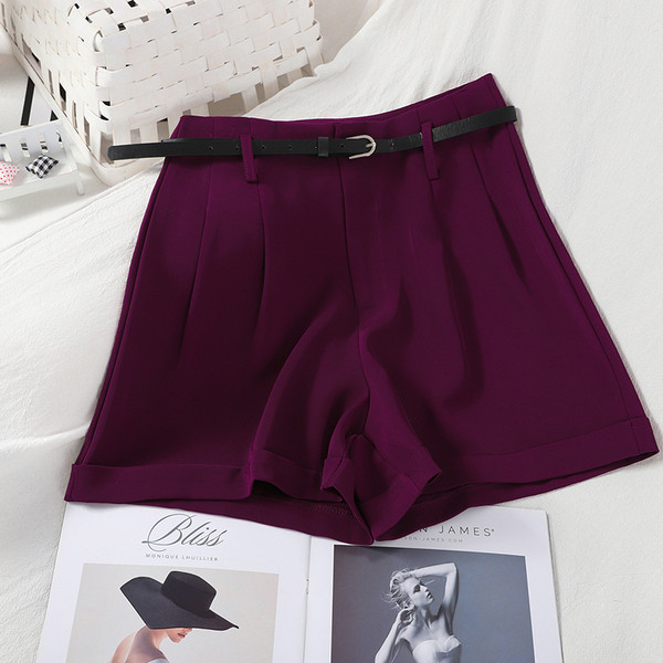 Naiste lühikesed püksid kõrge vöö ja vööga