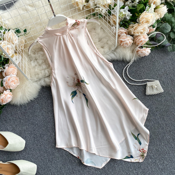 Naiste vabaaja topp paelaga – asümmeetriline mudel