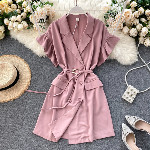 Vabaaja naiste lühike kleit lühikeste varrukate ja nööpidega