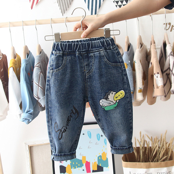 Νέο μοντέλο παιδικά τζιν με απλικέ μπλε χρώμα για αγόρια