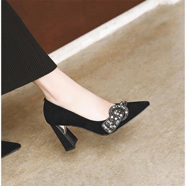 Κομψά γυναικεία ψηλοτάκουνα παπούτσια με πέτρες