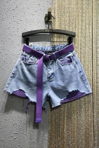 Női alkalmi rövidnadrág szakadt jobb oldali övvel