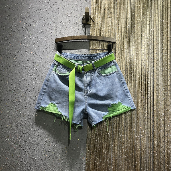 Női alkalmi rövidnadrág szakadt jobb oldali övvel