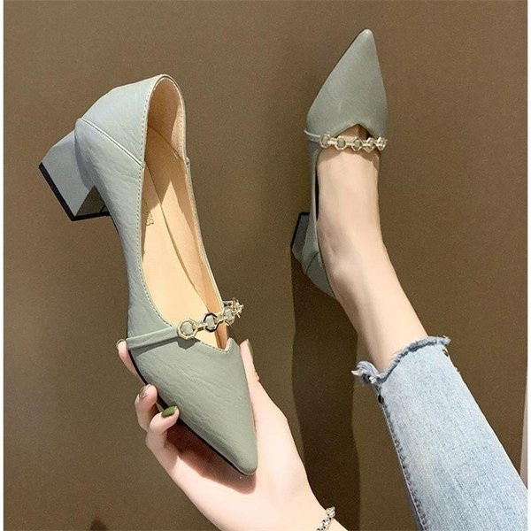 Elegantsed naiste kõrge kontsaga kingad metallelemendiga