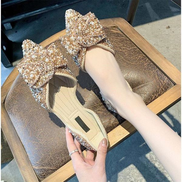 Särava efektiga ja paelaga elegantsed naiste mokassiinid