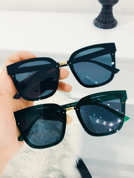 Νέο μοντέλο γυναικεία γυαλιά σε τετράγωνο σχήμα και διαφορετικά χρώματα