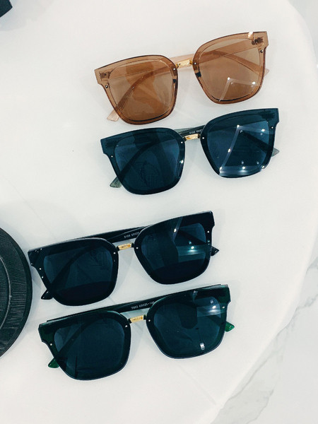 Νέο μοντέλο γυναικεία γυαλιά σε τετράγωνο σχήμα και διαφορετικά χρώματα