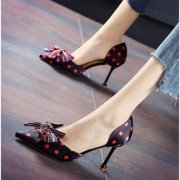 Elegantsed paela ja täppidega naiste kõrge kontsaga kingad