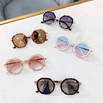 Модерни дамски очила с кръгла форма в различни цветове