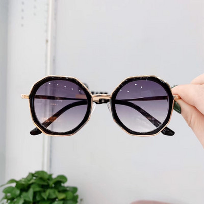 Μοντέρνα γυναικεία στρογγυλά γυαλιά σε διαφορετικά χρώματα