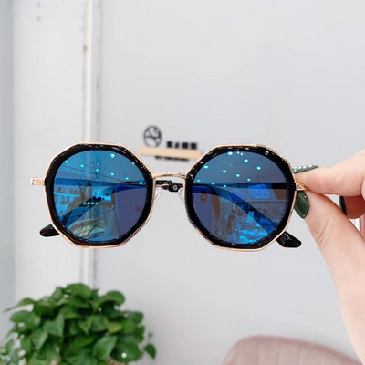 Μοντέρνα γυναικεία στρογγυλά γυαλιά σε διαφορετικά χρώματα