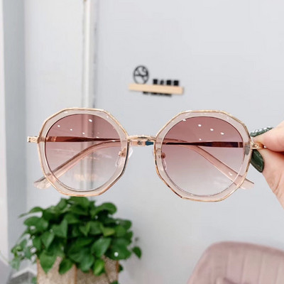 Μοντέρνα γυναικεία στρογγυλά γυαλιά σε διαφορετικά χρώματα