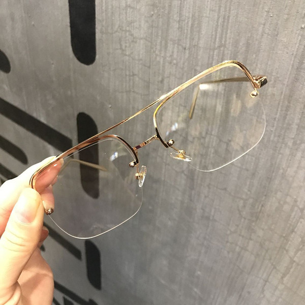 Μοντέρνα γυαλιά για άντρες και γυναίκες σε τετράγωνο σχήμα