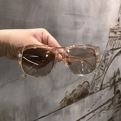 Model nou de ochelari de dama in stil retro si mai multe culori