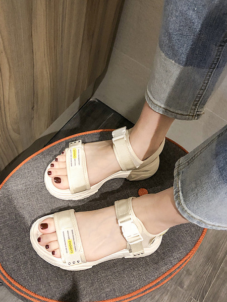 Kõrge talla ja küljekinnitusega vabaaja naiste sandaalid