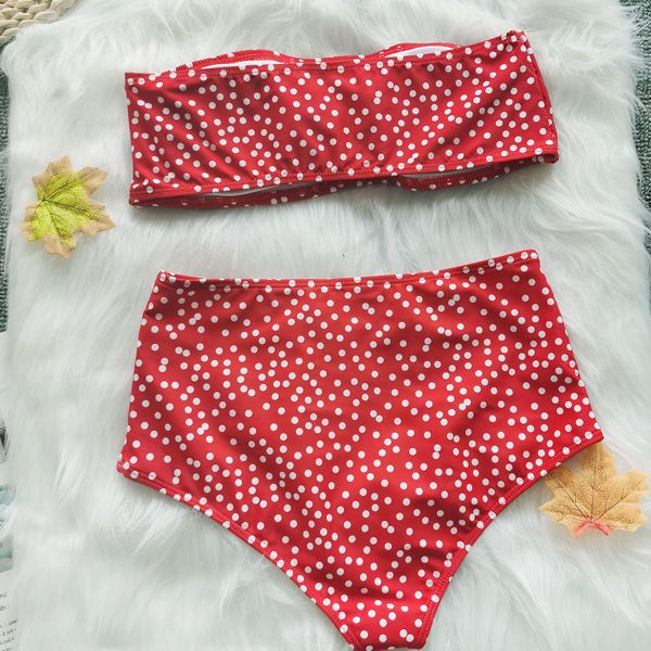 UUS Ujumistrikoo mudel punaste täppidega