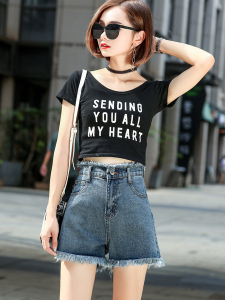 Stiilsed kõrge vöökohaga naiste lühikesed teksad – lihtne mudel