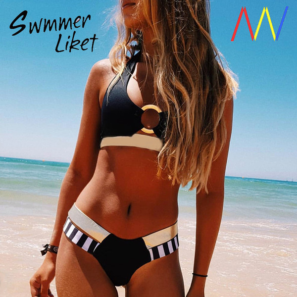 Moodne kaheosaline metallelementidega ujumistrikoo