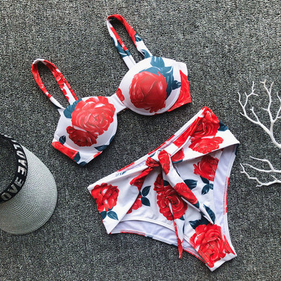 Costum de baie dama cu model floral si top taiat puternic