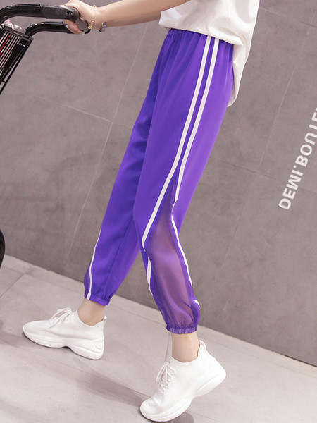 Naiste vabaaja pikad vastuolulised äärtega püksid