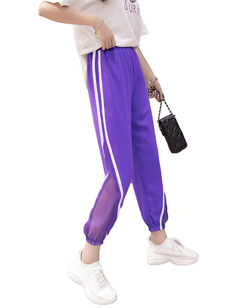 Naiste vabaaja pikad vastuolulised äärtega püksid