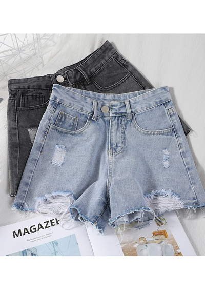 Pantaloni scurți de damă din denim cu motive rupte