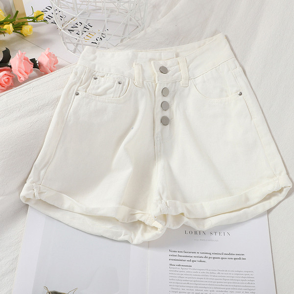 Pantaloni scurți de damă din denim cu nasturi