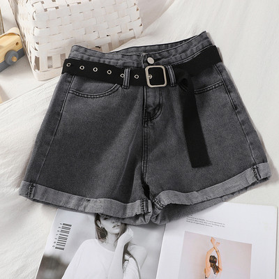 Pantaloni scurți din denim de damă cu curea