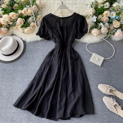 Γυναικείο φόρεμα με στρογγυλή λαιμόκοψη και κοντά μανίκια