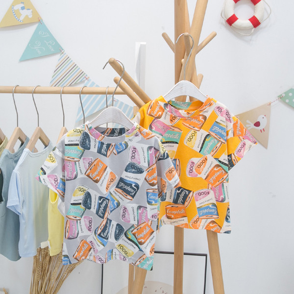 Värviline lühikeste varrukate ja ovaalse kaelusega laste T-särk