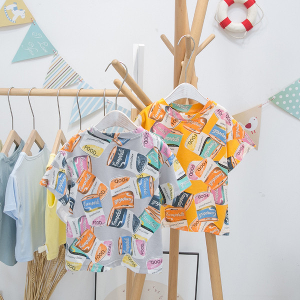 Värviline lühikeste varrukate ja ovaalse kaelusega laste T-särk