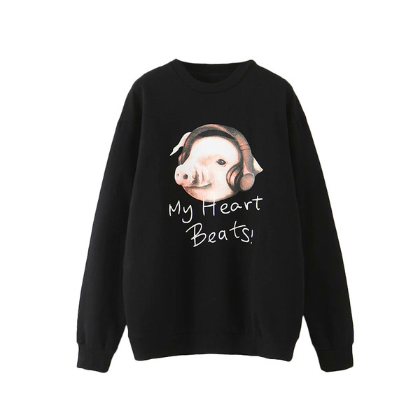 Naiste musta trükiga pluus