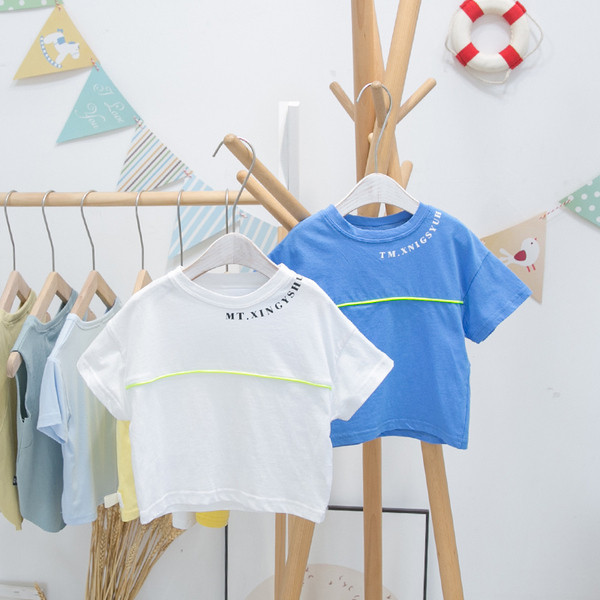 Ümara dekoltee ja trükiga laste t-särk