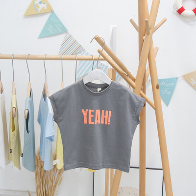 Model nou de tricou pentru copii cu maneci largi si aplicatie