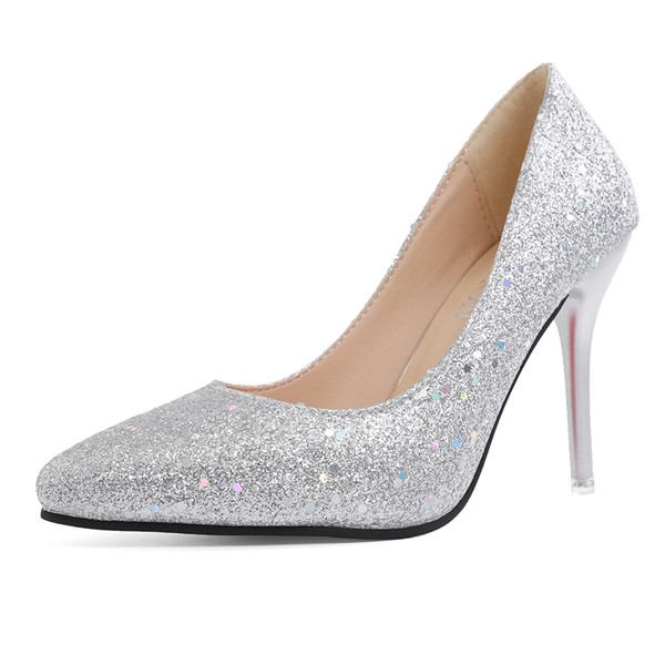 Model nou de pantofi ascuțit cu efect strălucitor - numere mari
